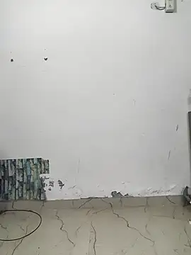 Show modela DeLhiBoy_143 na web-kameri