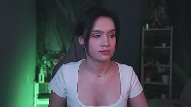 Chat +18 de MonicaFarmer ao vivo