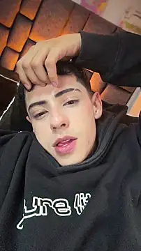 Sebastian_Reed Adlı Modelin Canlı XXX Sohbeti