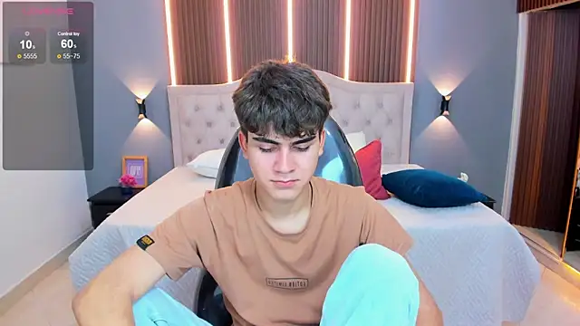 Tommy18__ 라이브 XXX 채팅