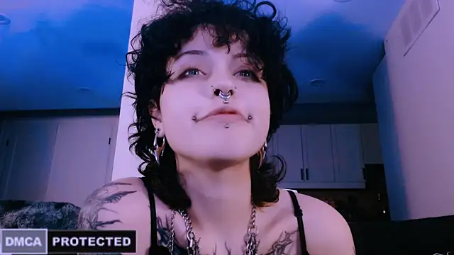 NaughtyLittleFox's Live XXX Chat