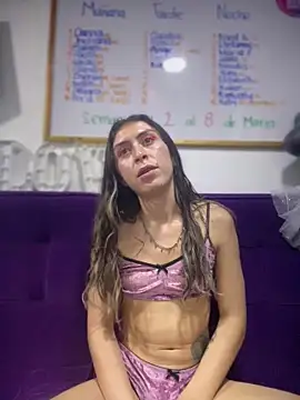 Sara_Davina 即時 XXX 聊天