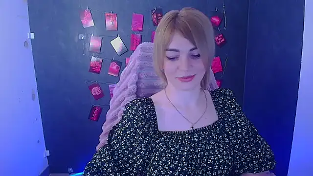 CuttieEmma's Live XXX Chat