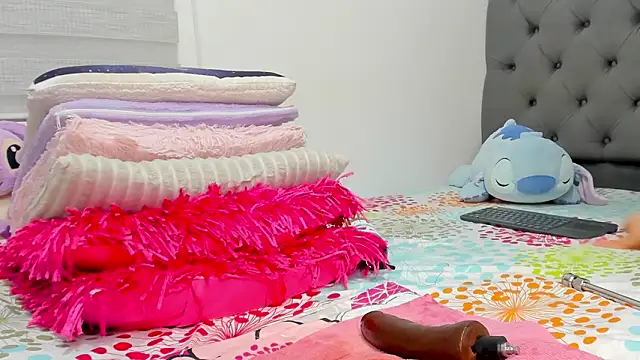 Elizabeth_18_'s Live XXX Chat