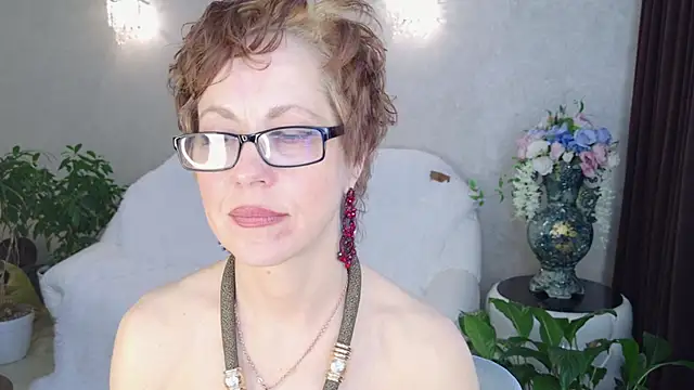 Chat +18 de LioraWeiss ao vivo