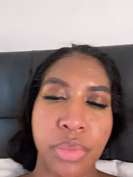 IamCrystal2 Chat XXX in diretta