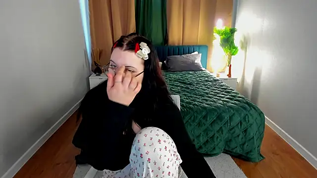 Kira_G0ld – Naživo XXX chat