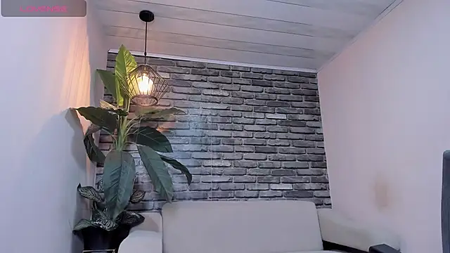 isabella_star_: διαδικτυακό σόου στην κάμερα