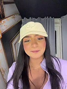 jenn_fit Adlı Modelin Canlı XXX Sohbeti