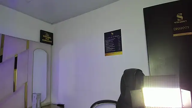 Chat XXX ao vivo de Criistaal_