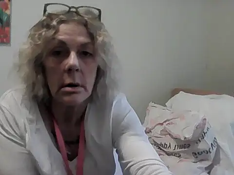 Chat +18 de Latex_shantie ao vivo