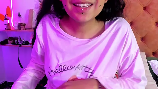 Pokazy przed kamerką – MeowMota_