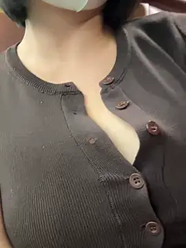 May-Squirt élő XXX-chatje