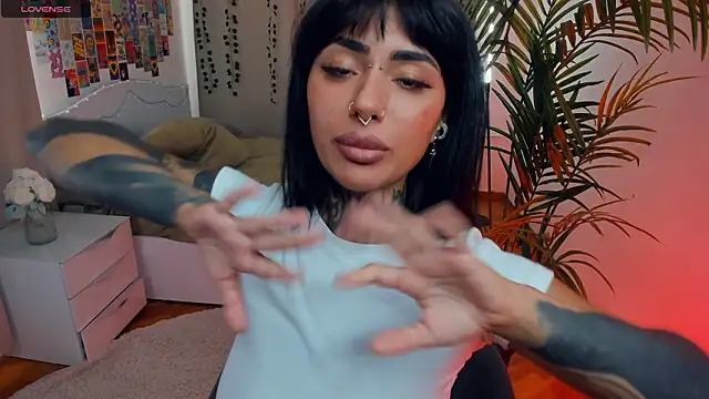 Chatroom XXX en direct de CharimgSabrina