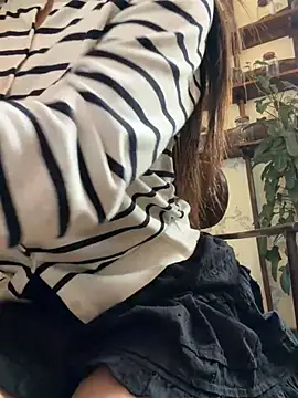 Linh_2004n Live XXX chat