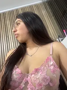 แชท XXX สดของ Valk_submissive