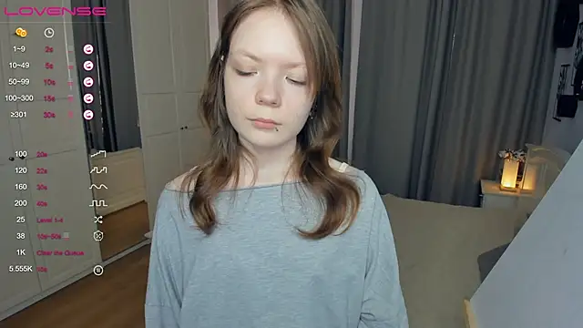 LavenderMitten élő XXX-chatje