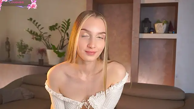 YvetteMilbrett's Webcam Show