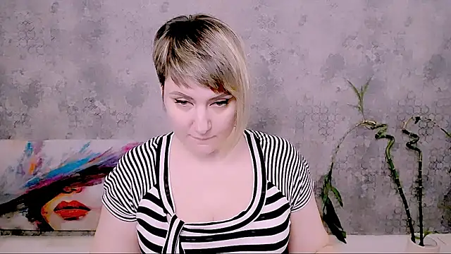 Djullia 现场XXX聊天