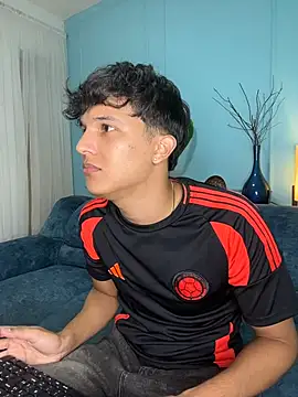 Leo_Savage_ live XXX chat