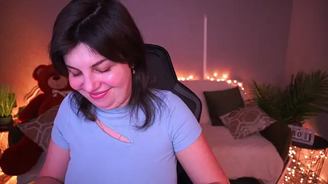 MirandaWong Adlı Modelin Canlı XXX Sohbeti