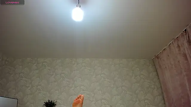 KattyPeachX Adlı Modelin Canlı XXX Sohbeti