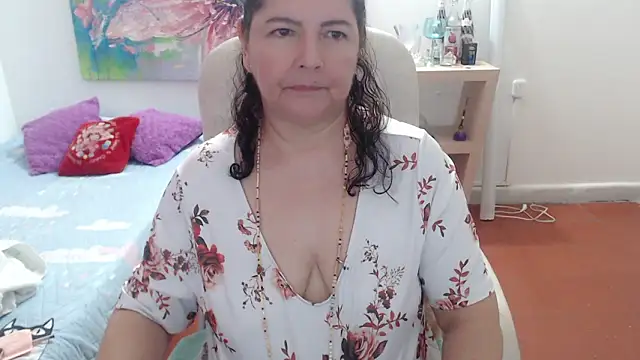 leonela_69 live XXX chat