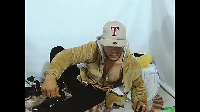 Alphamaster_92's Live XXX Chat