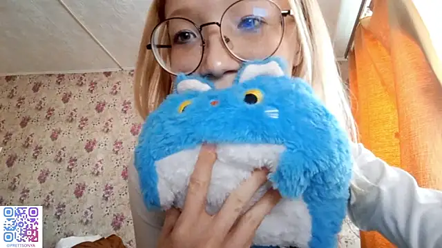 SoniqBliss' Webcam Show