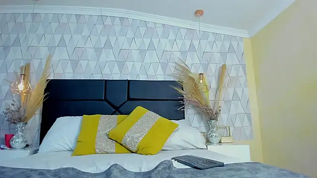 NaomySaymour's Live XXX Chat