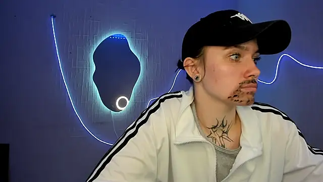 Elastikisss live XXX chat