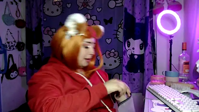 Chat +18 de lussyevans24 ao vivo