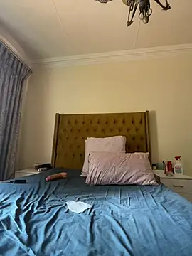 xXXSexyamazon's Live XXX Chat