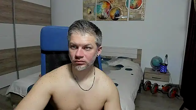 Онлайн чат XXX RobbyShawz