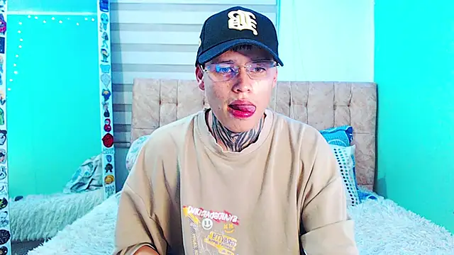 _justinmoon2 Adlı Modelin Canlı XXX Sohbeti