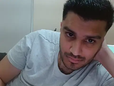 robintoit 在線直播表演