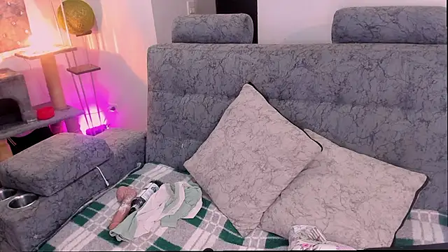 Sara_kitty12 Live XXX-Chat