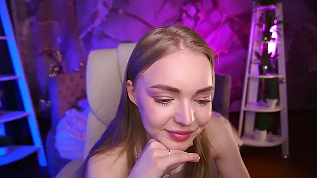 XXX chat uživo modela EmilySunshineS