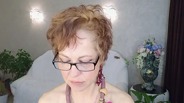 Chat +18 de LioraWeiss ao vivo