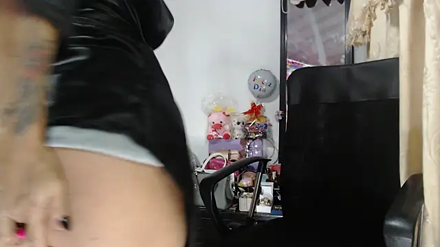 Chatroom XXX en direct de nadia__abaud