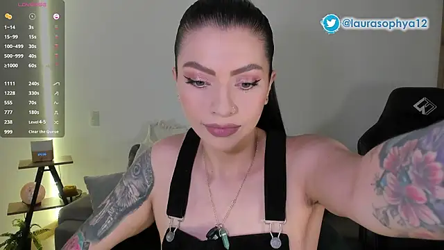 laurasophya Chat XXX live