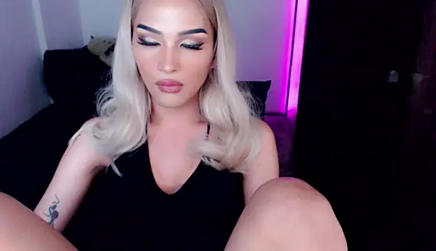 Alicegreenexx webcam show