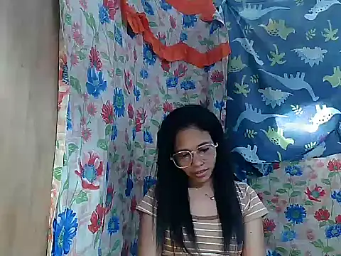 PinaySkinnyGirl: онлайн-секс-чат