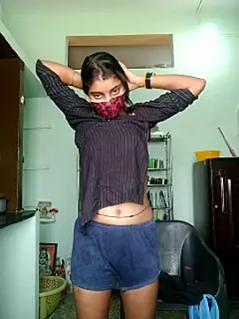 Pokazy przed kamerką – Erotic-Girl