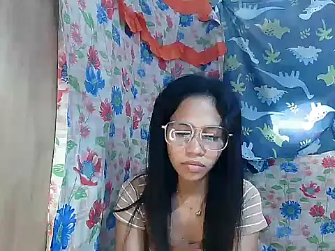 PinaySkinnyGirl Chat XXX live