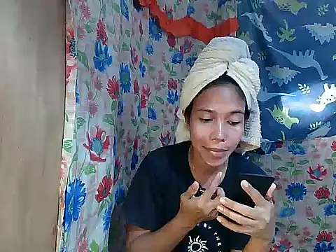 PinaySkinnyGirl Adlı Modelin Canlı XXX Sohbeti