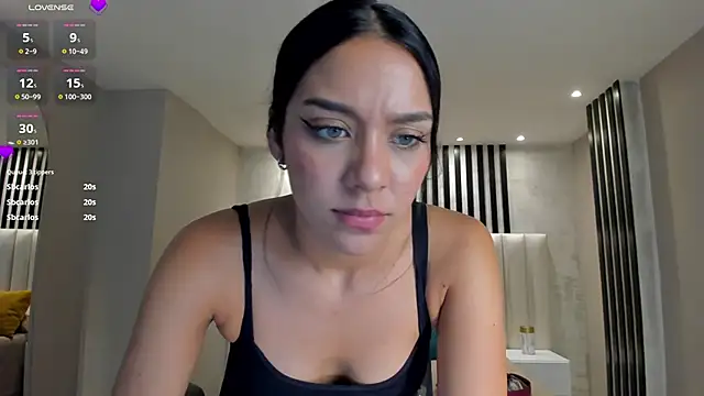 دردشة AmaliaCrus الجنسية المباشرة