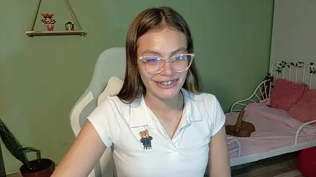 Emerald_Sparkles_ Live XXX Chat