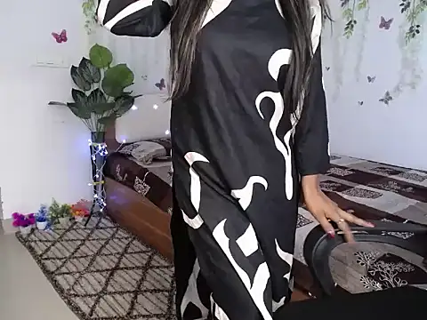 دردشة Naughtyy_stripgirl الجنسية المباشرة