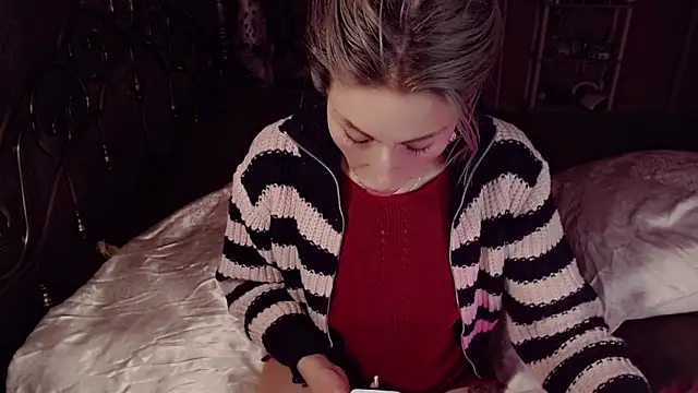 AnnieGOld_ élő XXX-chatje